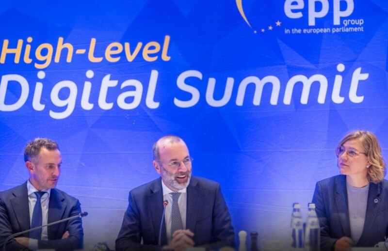 Image for the Tweet beginning: Great exchange at @EPPGroup Digital