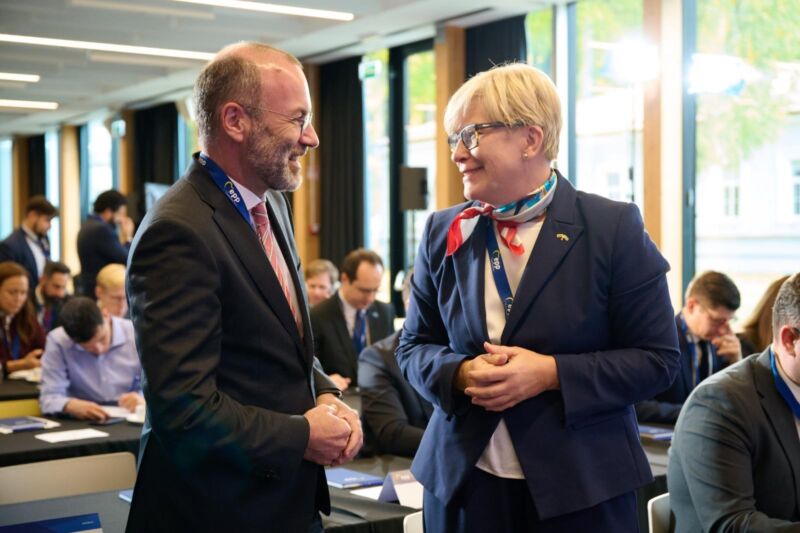 Image for the Tweet beginning: Glad to be at the