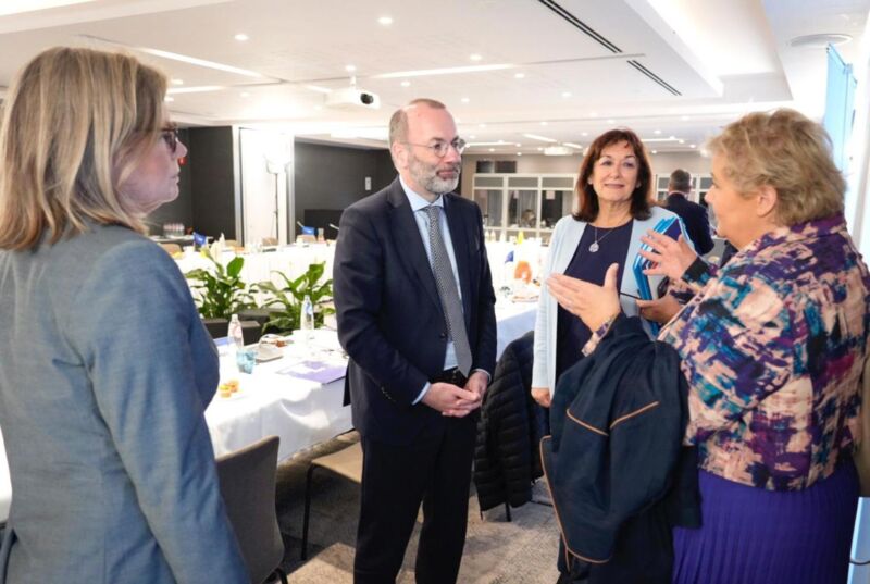 Image for the Tweet beginning: EPP unity.
Together for a safer