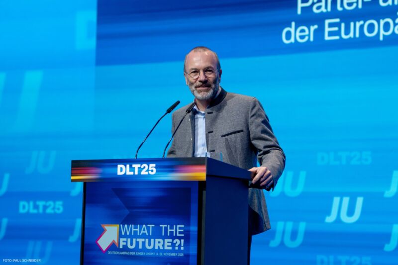 Image for the Tweet beginning: What the Future - Was