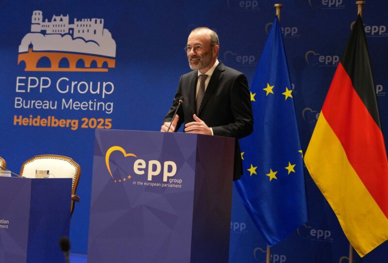 Image for the Tweet beginning: Good morning from Heidelberg—a city