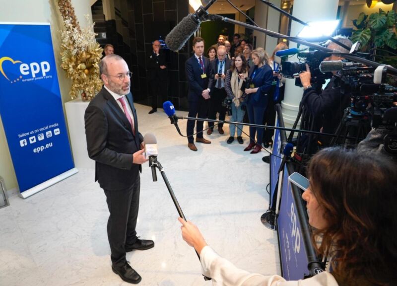 Image for the Tweet beginning: #EUCO Europe must step forward!