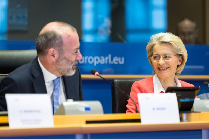 Image for the Tweet beginning: For the 🇪🇺 people, with